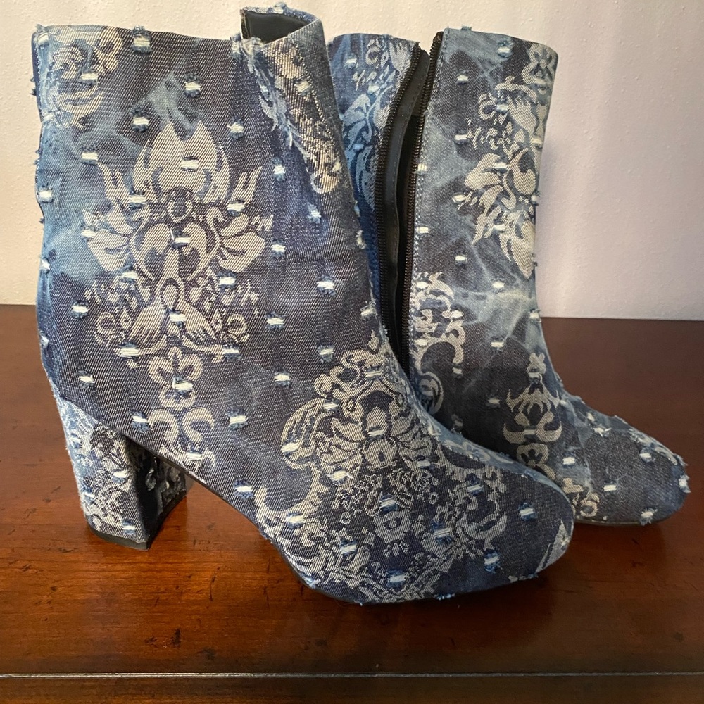 Dive 50 Denim Boots. size 10